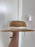 Chapeau de soleil taille unique en papier tressé marron avec ruban blanc - style à large bord