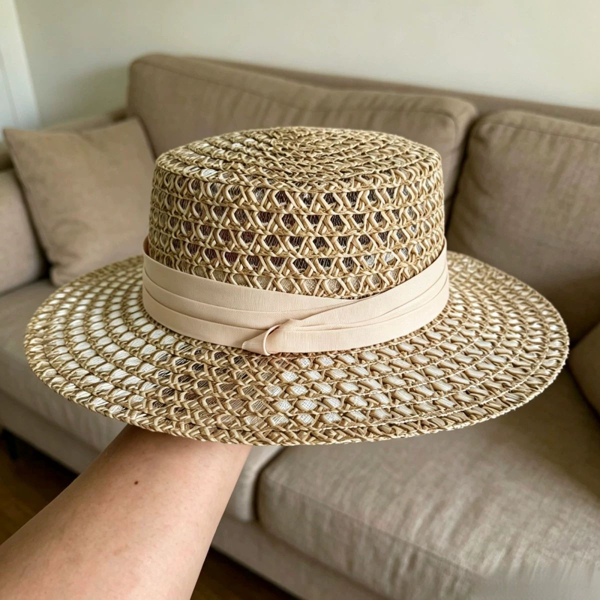 Chapeau de soleil taille unique en fibres végétales tressées beige à large bord